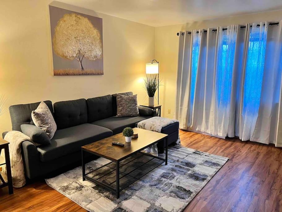 Beautiful 2Br Apartment. Black-Out Curtains 피오리아 외부 사진