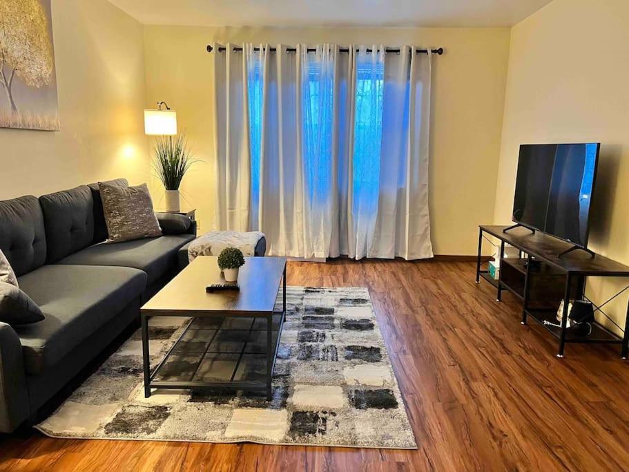 Beautiful 2Br Apartment. Black-Out Curtains 피오리아 외부 사진